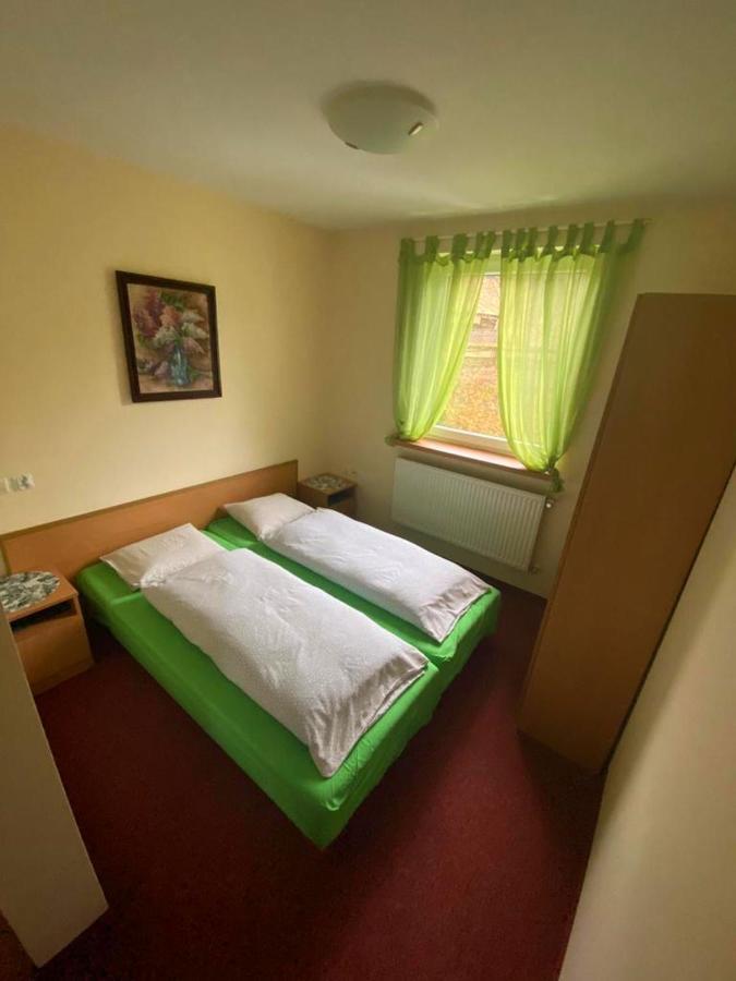 Agroturystyka Kapellanka - Kraina Wygaslych Wulkanow Wojcieszów Exterior foto